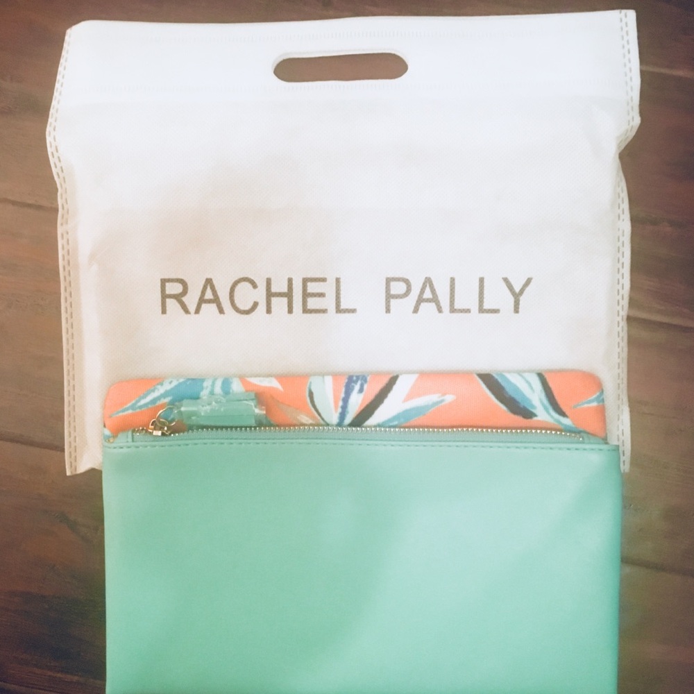 NEW! Gorgeous Large Fold-over Reversible Clutch 😎 - Picture 2 of 8